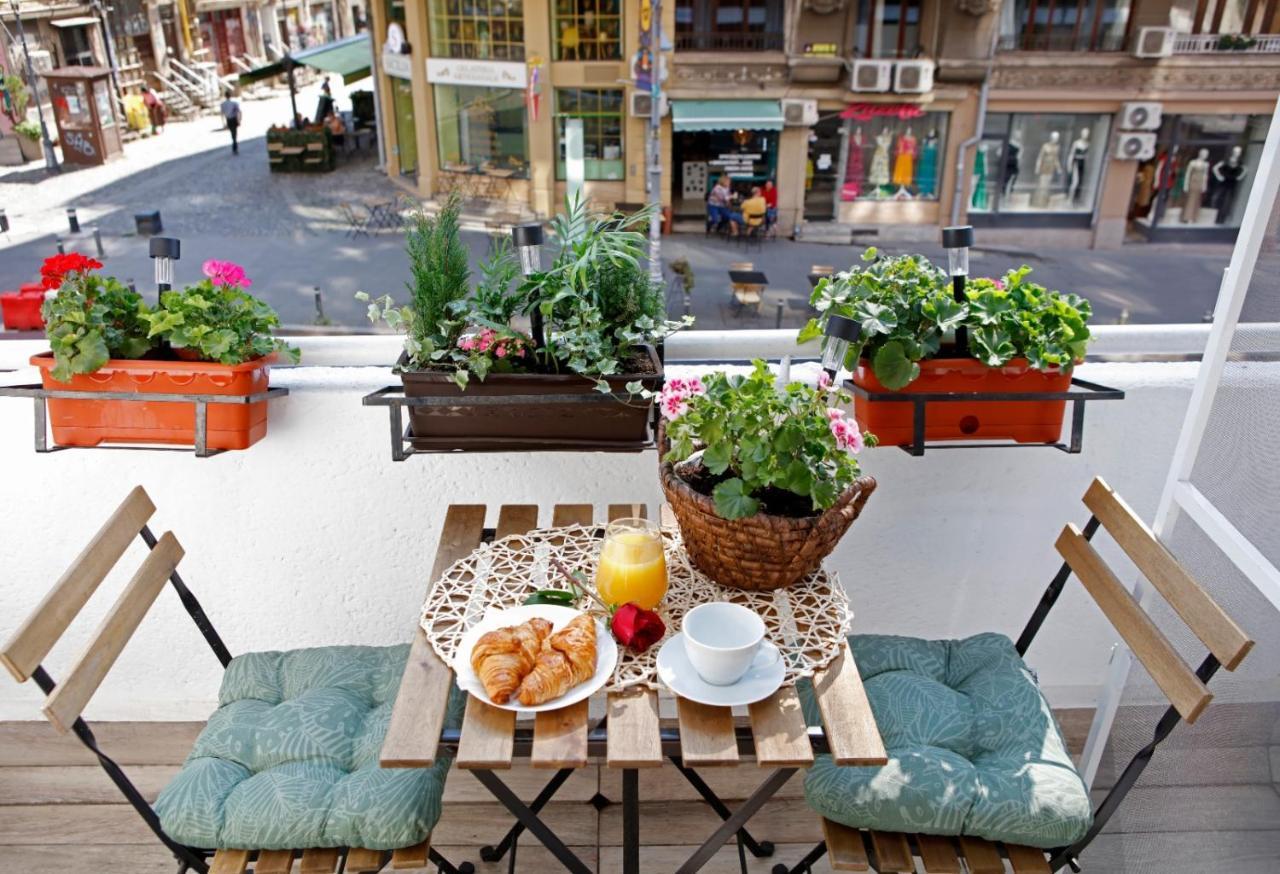 Traditional Romanian Apartments Bucharest Exterior photo