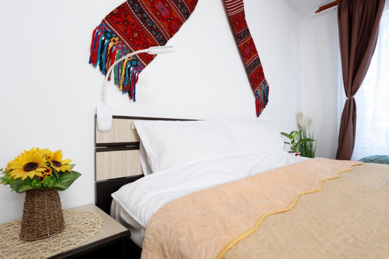 Traditional Romanian Apartments Bucharest Exterior photo