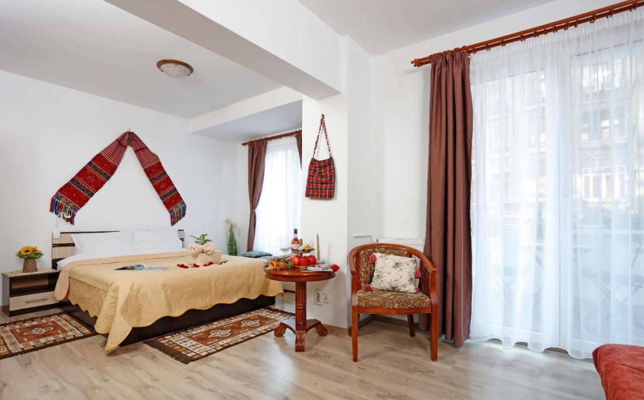 Traditional Romanian Apartments Bucharest Exterior photo