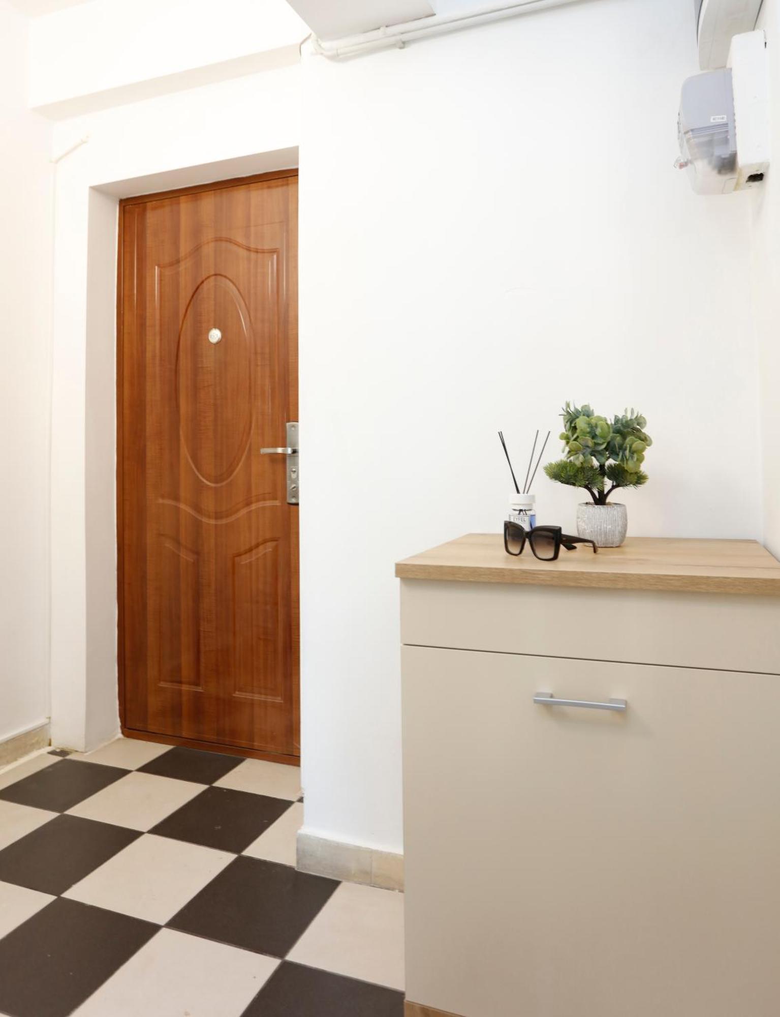 Traditional Romanian Apartments Bucharest Exterior photo