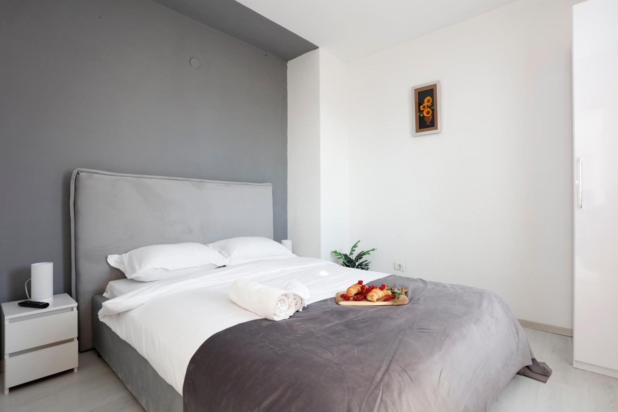 Traditional Romanian Apartments Bucharest Exterior photo